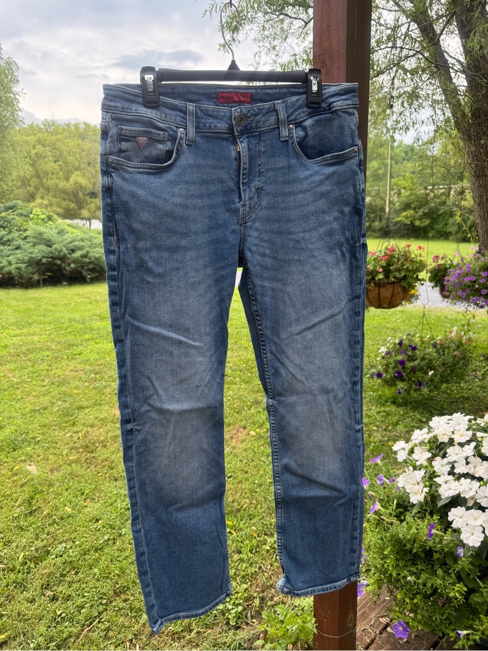 Guess Men's Desmond Tapered Jeans